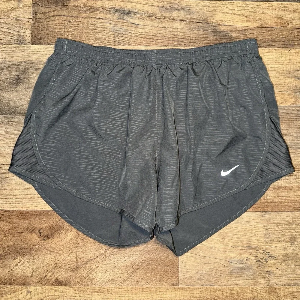 Nike Running Shorts Womens Small Gray Lined Zip Pocket Dri-Fit Jogging Athletic